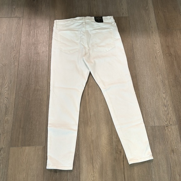 NWT! Banana Republic Pure White Mid-Rise Skinny Jean - Multiple Sizes 💙 - Picture 8 of 8